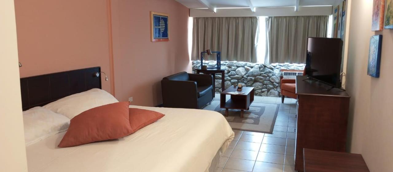 Hotel La Pedregosa Merida Bagian luar foto